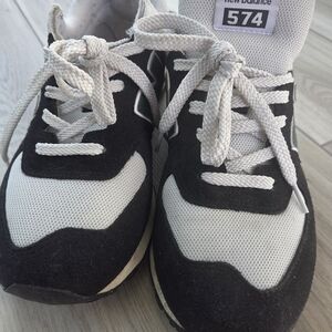 New Balance 574 Black and White Athletic Shoes